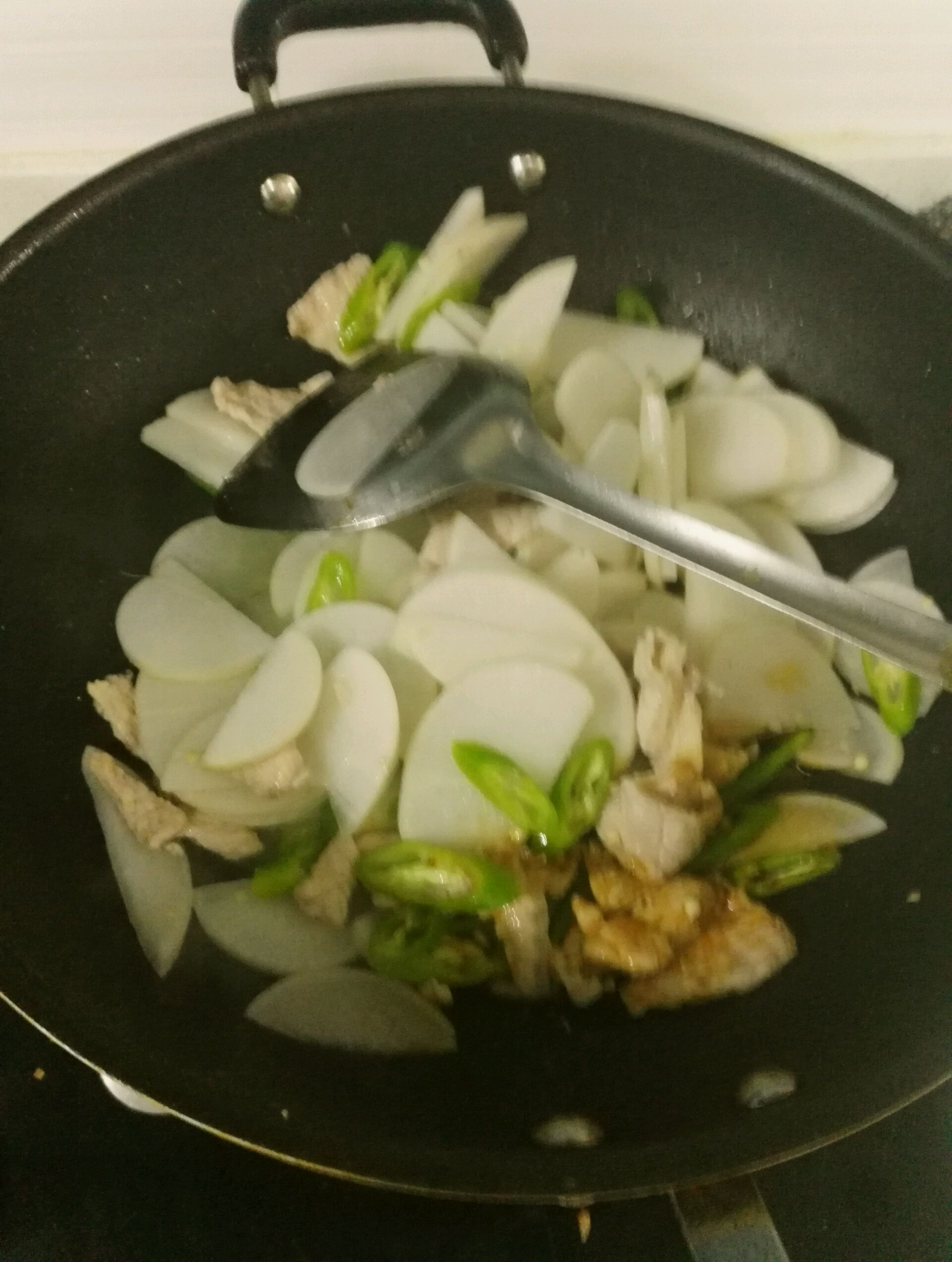 白萝卜排骨汤怎么做_白萝卜排骨汤的做法_清雅小厨_豆果美食