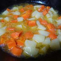 咖喱牛肉、土豆—超级简单美味的做法图解5