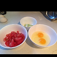 番茄鸡蛋打卤面的做法图解1