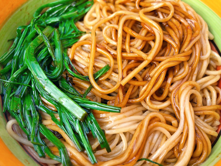 野葱油（小蒜）拌面的做法