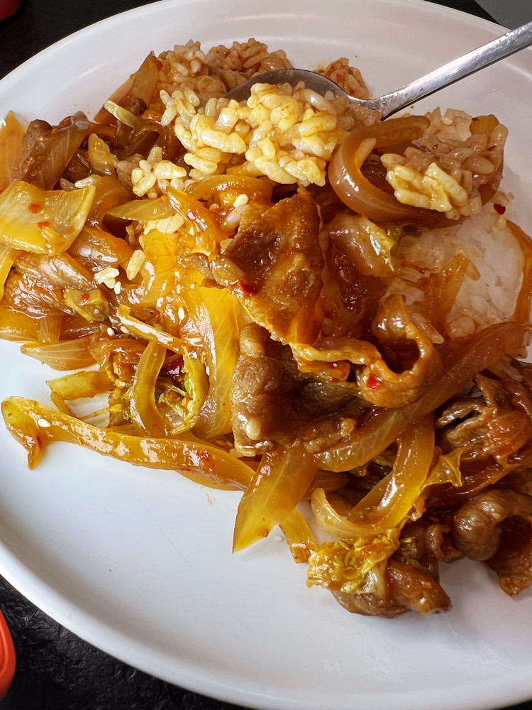 辣白菜肥牛饭的做法