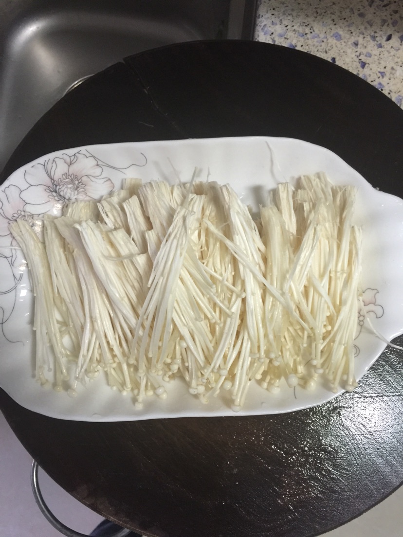 青瓜包金针菇的做法图解2