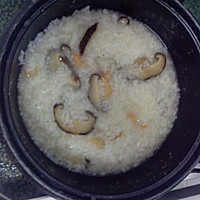 电饭锅早餐粥系列——香菇虾米粥的做法图解2