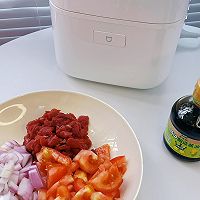 超简单宝宝番茄牛肉盖饭的做法图解1