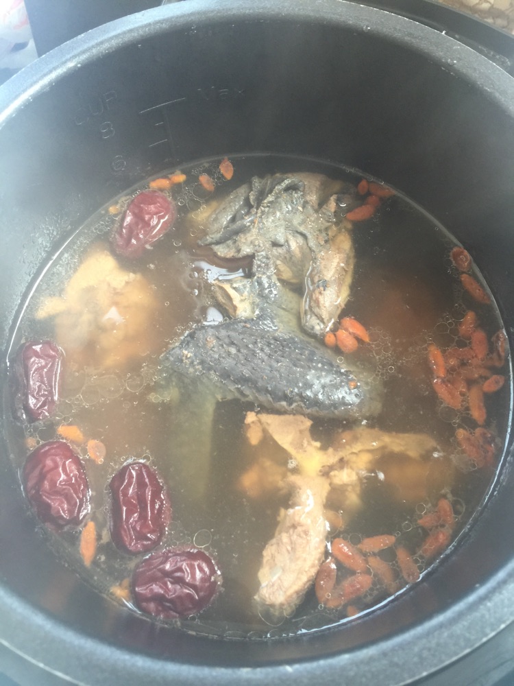 橄榄龙骨鸡汤