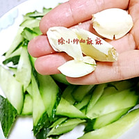黄瓜炒蘑菇#徐小帅de麻麻食谱#的做法图解1