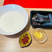 乌鸡炖牛奶的做法图解1