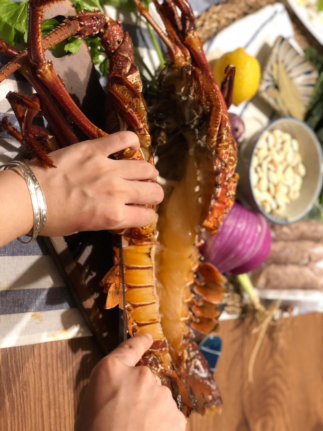 澳洲大龙虾怎么做_澳洲大龙虾的做法_豆果美食