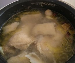 榴莲壳炖鸡汤的做法
