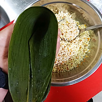 养生虫草小米粽
龙眼红枣赤豆粽的做法图解6