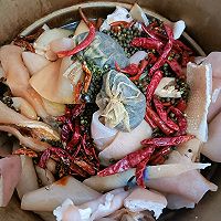 美容佳品_香辣猪皮的做法图解2
