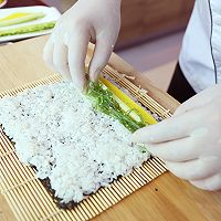 芥辣蘸简易寿司卷的做法图解3