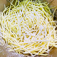 烧烤味的土豆丝烙的做法图解2