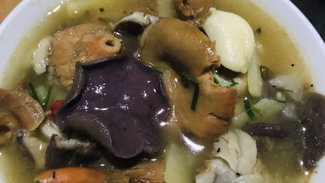 野生菌汤的做法