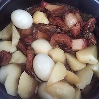 红烧肉炖土豆的做法图解11