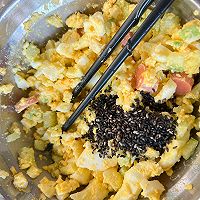 #丘比小能手料理课堂#超级简单的鸡蛋沙拉的做法图解4