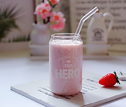 #精品菜谱挑战赛#牛奶草莓奶昔的做法