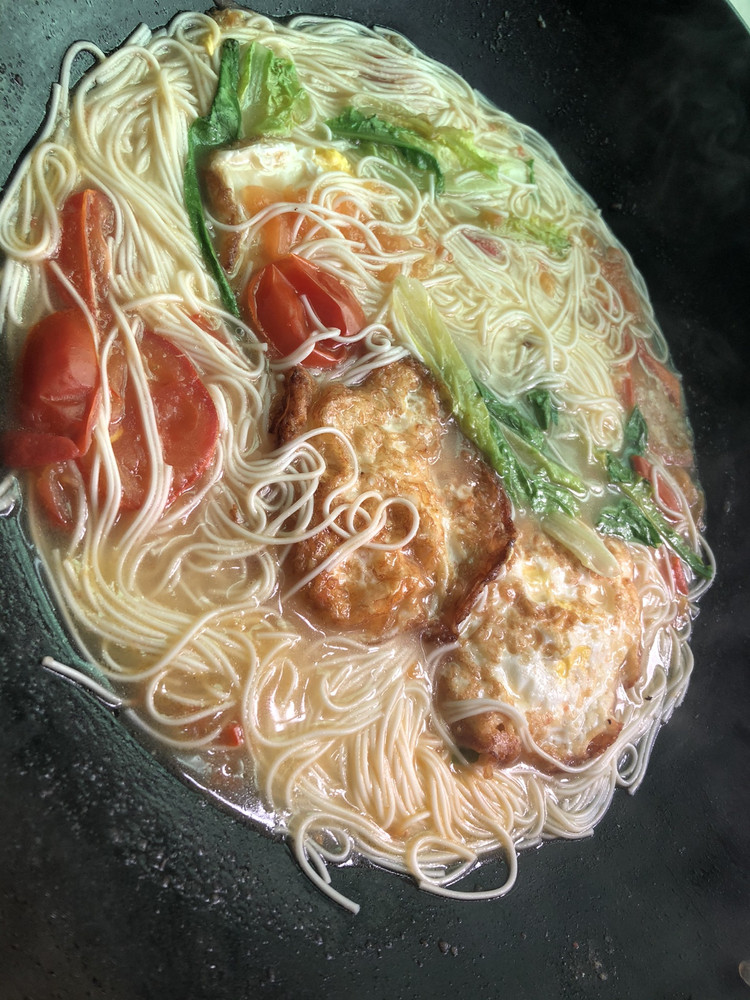 荷包蛋西红柿面的做法