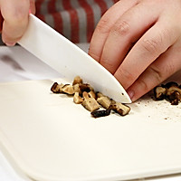 香菇酱油饭的做法图解3