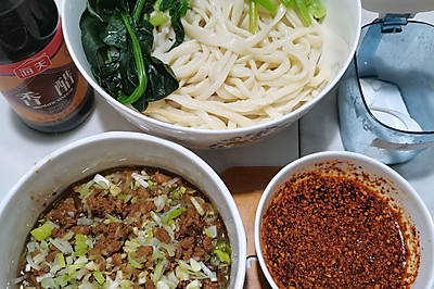 特色炸酱扯面
