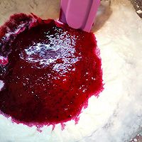 甜品类：不需用蛋黄、不用搅拌的红龙果冰淇淋，这颜值，简直了的做法图解11