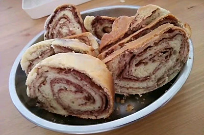 红豆沙面包