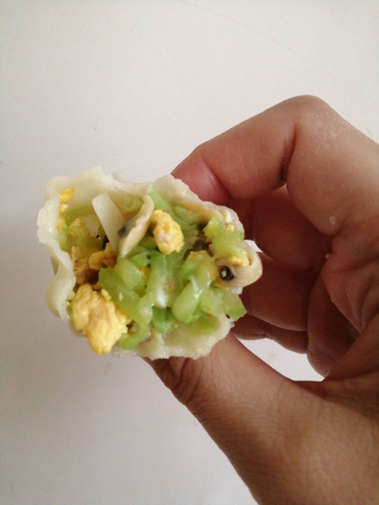 史上最简单的饺子系列之二黄瓜蛤蜊鸡蛋饺子的做法