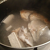 纯白——三文鱼头莲藕豆腐汤的做法图解7