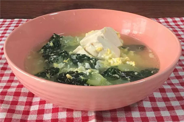 鸡蛋豆腐白菜汤的做法