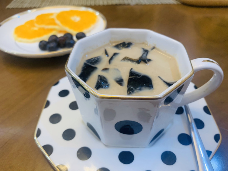 自制烧仙草奶茶的做法