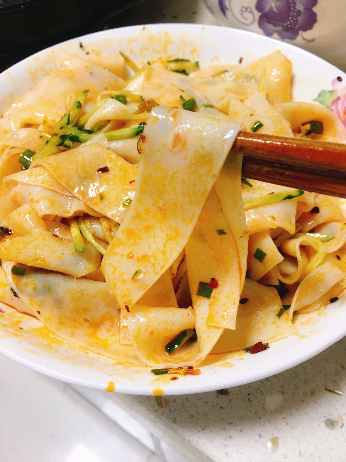 懒人酸辣红油面皮