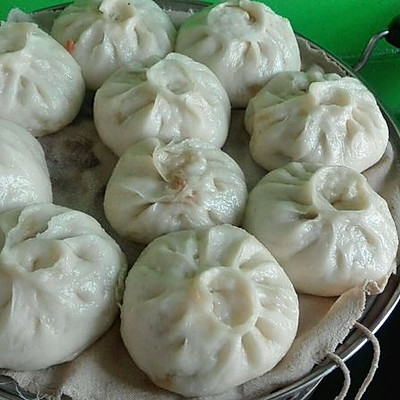 青辣椒胡萝卜肉包子