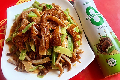 贡菜凉拌毛肚