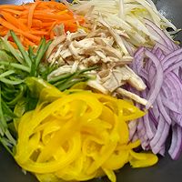 #丘比小能手料理课堂#减脂低卡鸡丝沙拉的做法图解8