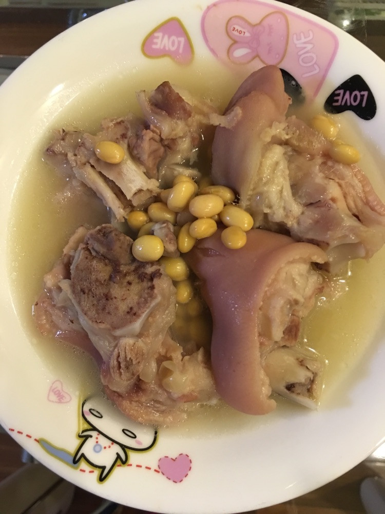黄豆猪蹄汤的做法