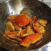 假日家庭聚餐最抢手的大菜——【咸蛋黄炒蟹】的做法图解8