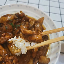 土豆炖鸡块