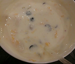 芒果蓝莓山竹葡萄奶昔的做法