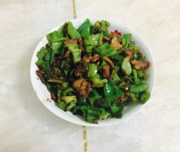 家常菜「辣椒炒肉」的做法