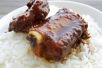 浓汁排骨饭