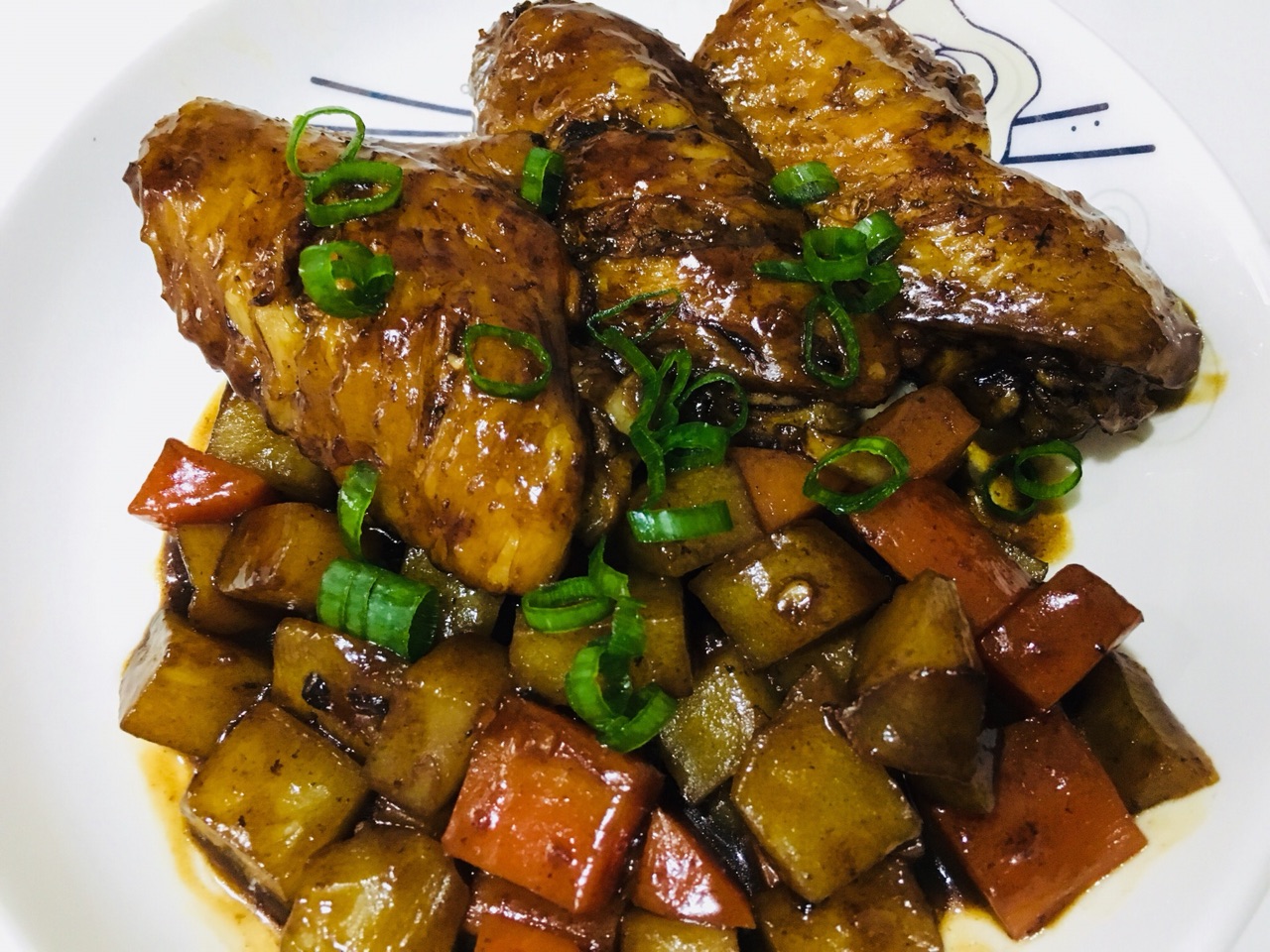 咖喱鸡翅土豆的做法_【图解】咖喱鸡翅土豆怎么做好吃_吉吉猫_家常做法大全_豆果美食