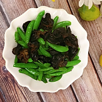 #年在一起 鲜才够味# 黑木耳炒甜豆的做法图解7