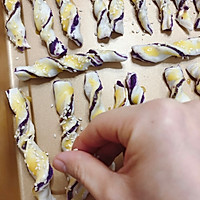手抓饼的多样吃法，紫薯扭扭酥的做法图解8