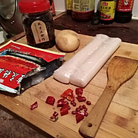 网红快手菜——不需要韩式辣酱的热炒年糕的做法图解1