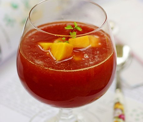 美颜红酒木瓜饮