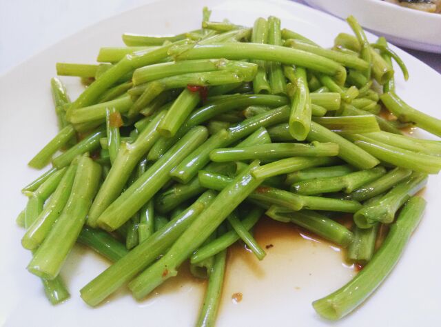 Hot and sour Chinese cabbage stem