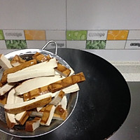 芹菜豆干小炒#菁选酱油试用#的做法图解2