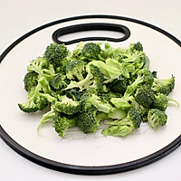 #夏日开胃餐#凉拌蒜蓉西兰花的做法图解2