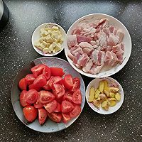 新手进阶～美味不用等～番茄红烧肉的做法图解1