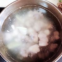 番茄土豆排骨汤的做法图解4